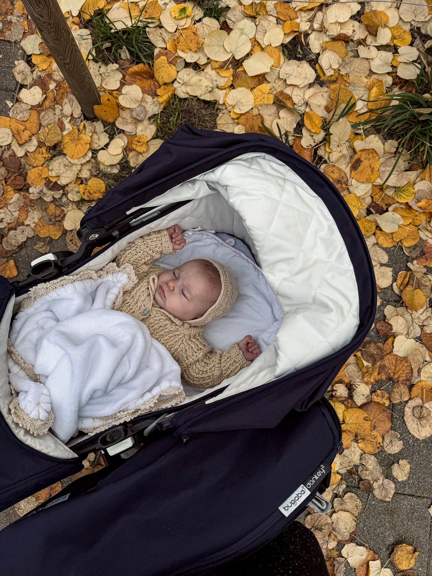 Fleece Blanket - White/Beige
