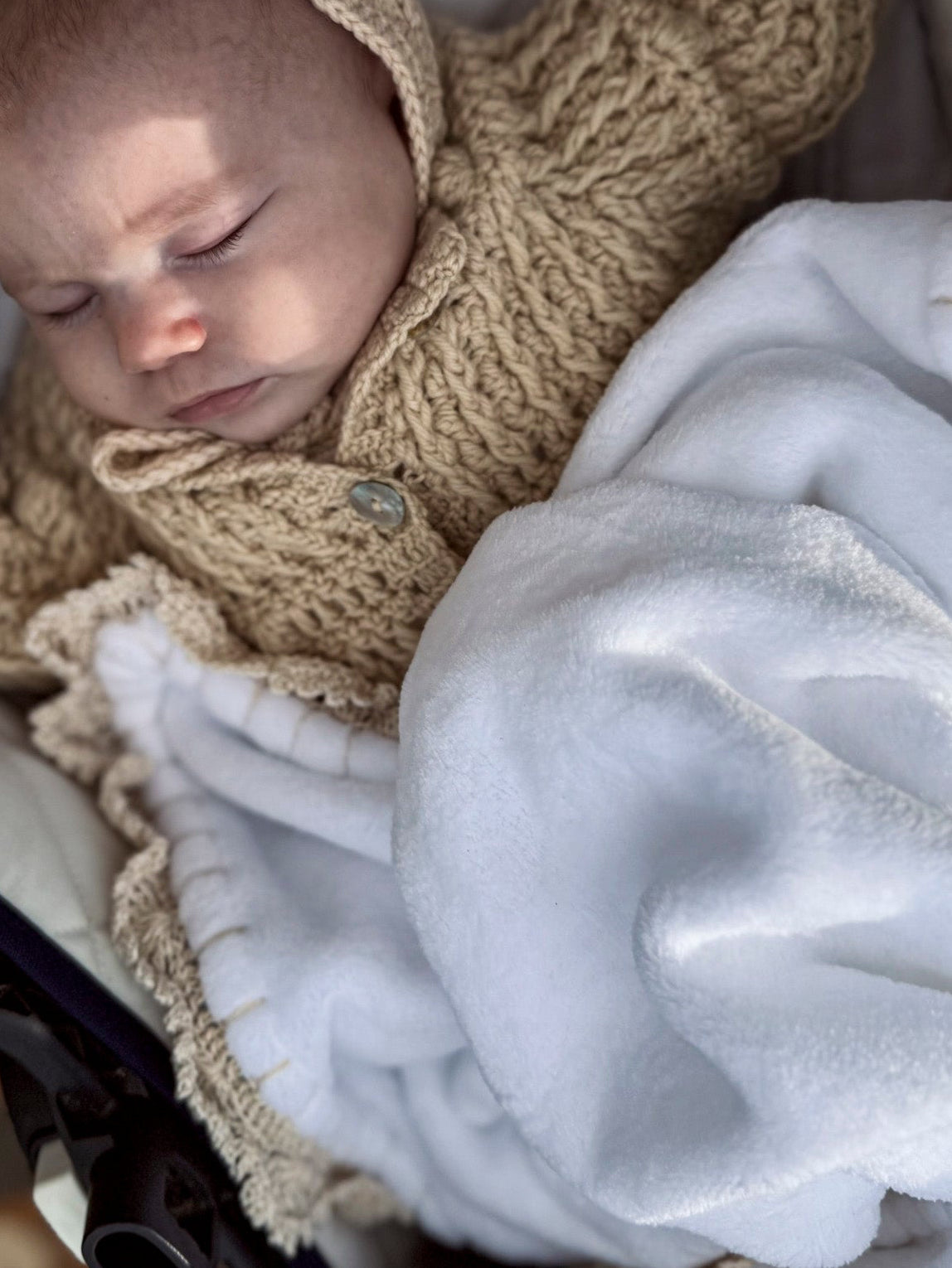 Fleece Blanket - White/Beige