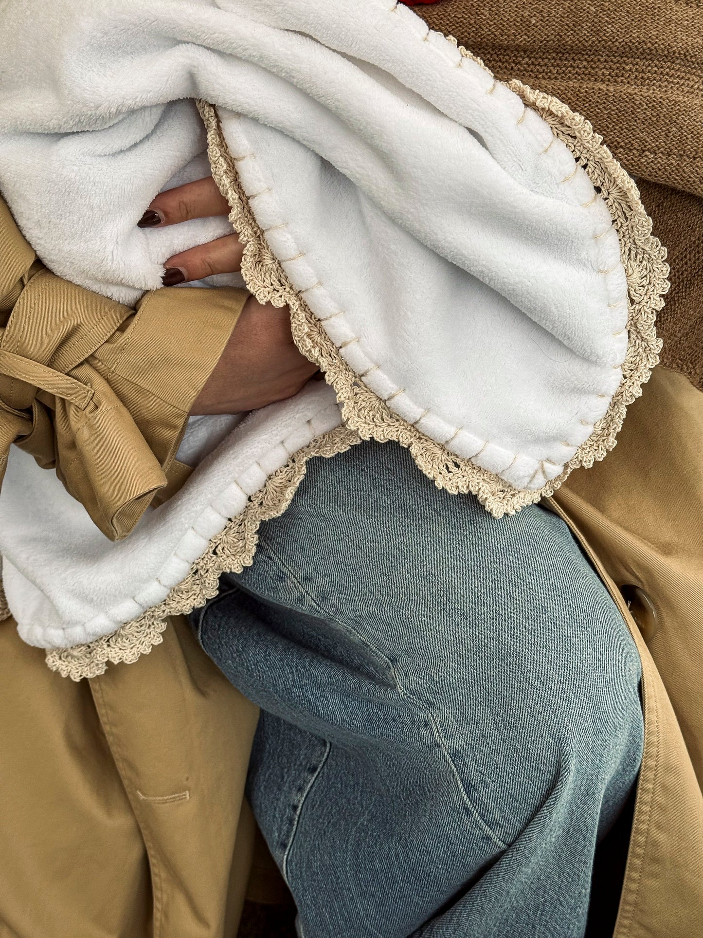 Fleece Blanket - White/Beige