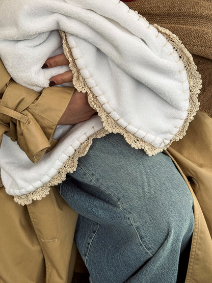 Fleece Blanket - White/Beige