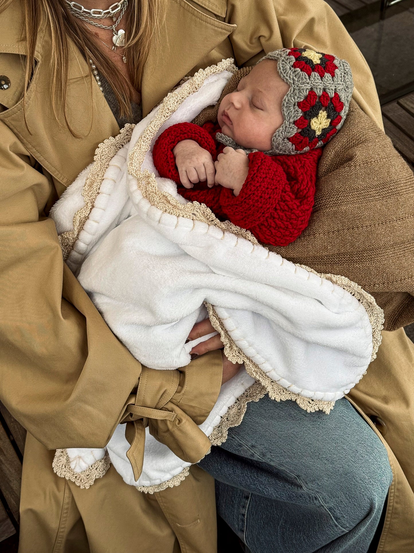 Fleece Blanket - White/Beige